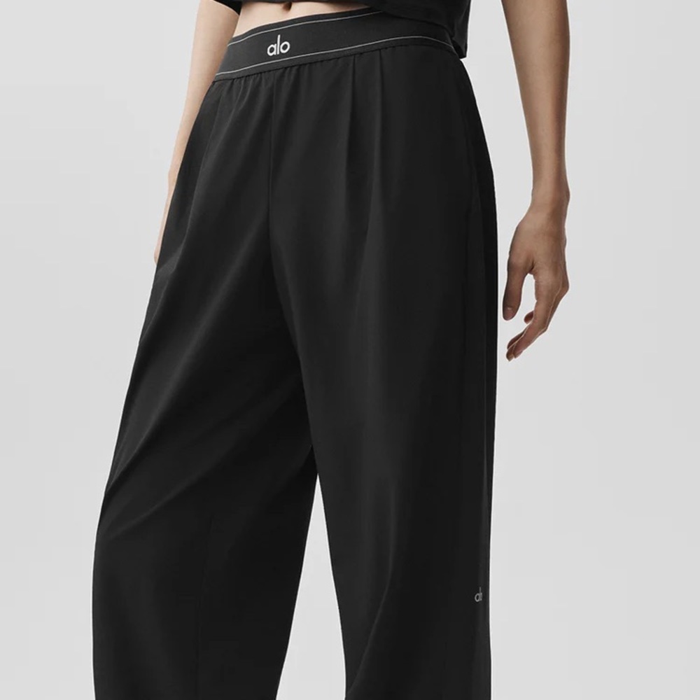 ALO YOGA Suit Up Trouser